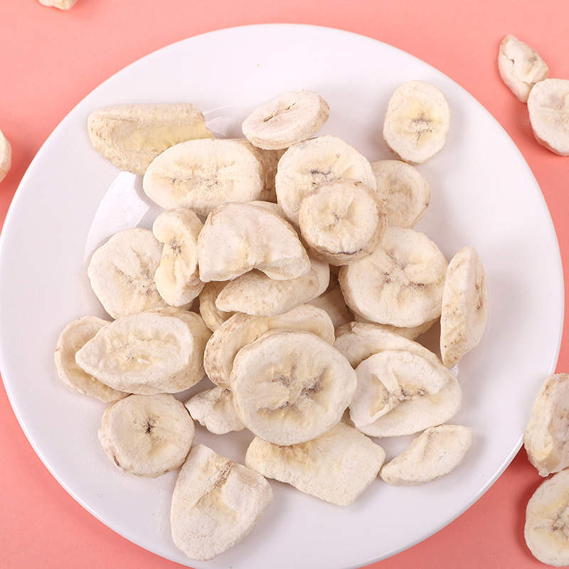 Crispy, Freeze-dried banana, with no added sugar.
