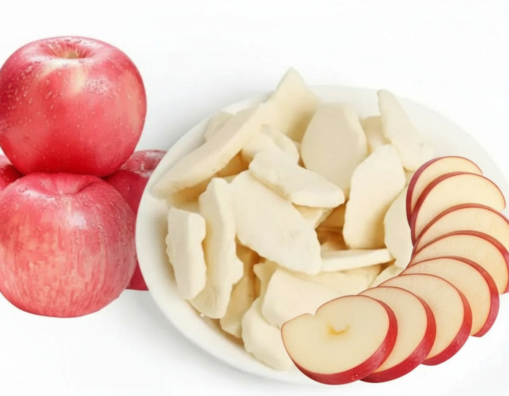Crispy, Freeze-dried red apple, with no added sugar.