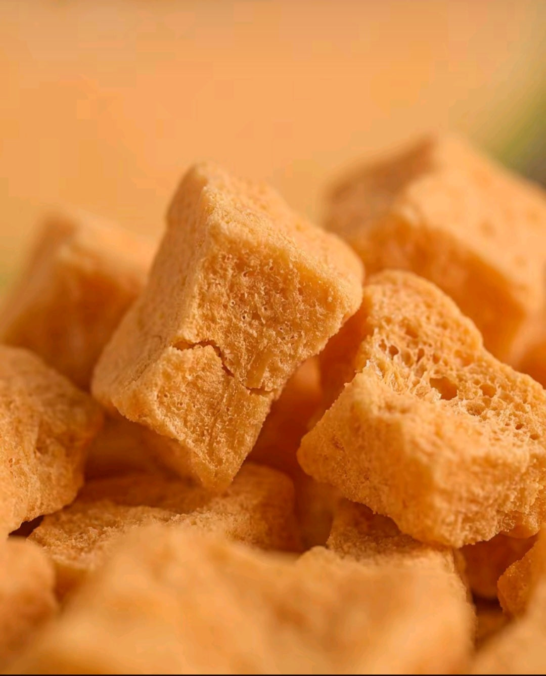 Crispy, Freeze-dried Hami melon.